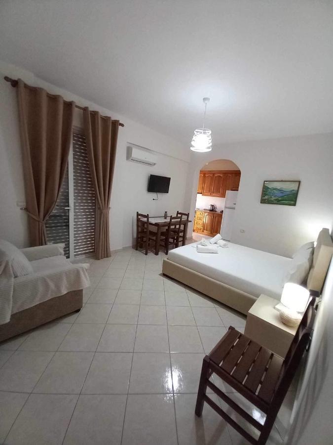 Gkoros House Old Town Villa Himare Luaran gambar