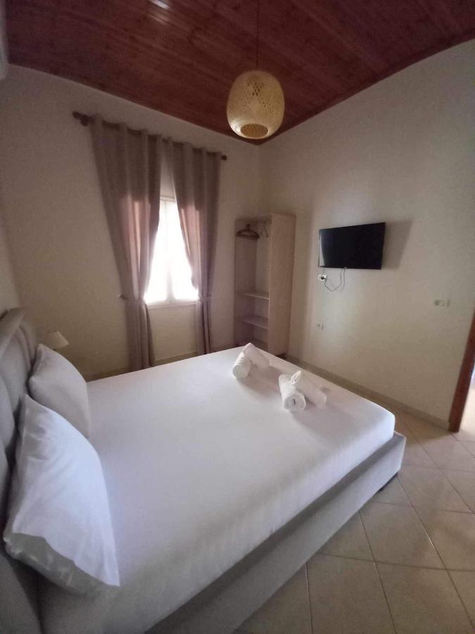 Gkoros House Old Town Villa Himare Luaran gambar